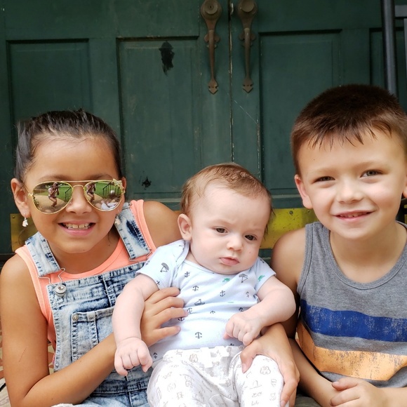 Meet your Posher, Kayla *posh ambassador * - Picture 5 of 8